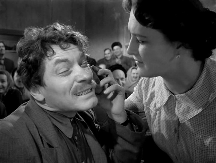 Кадр из фильма «Простая история» (1960). Скриншот.