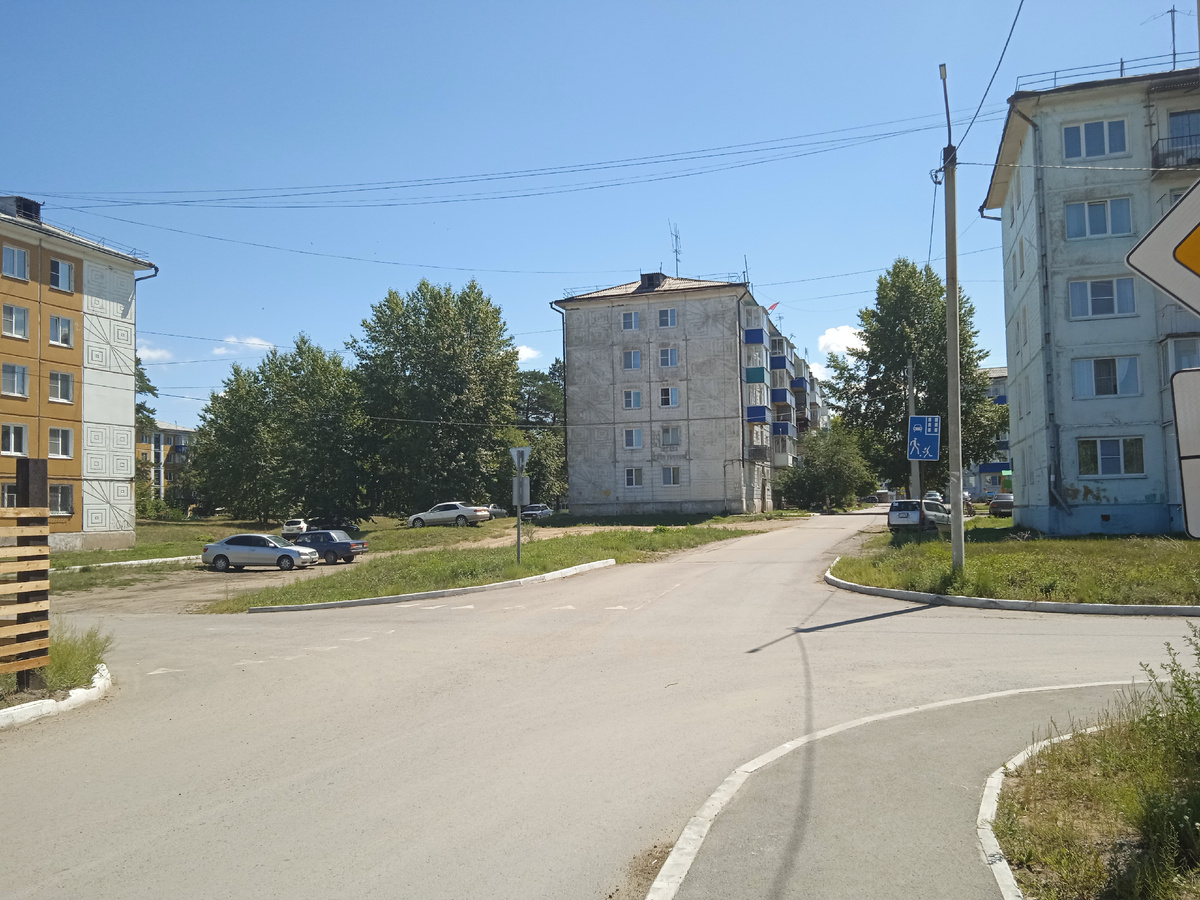 Типовая улица поселка. 