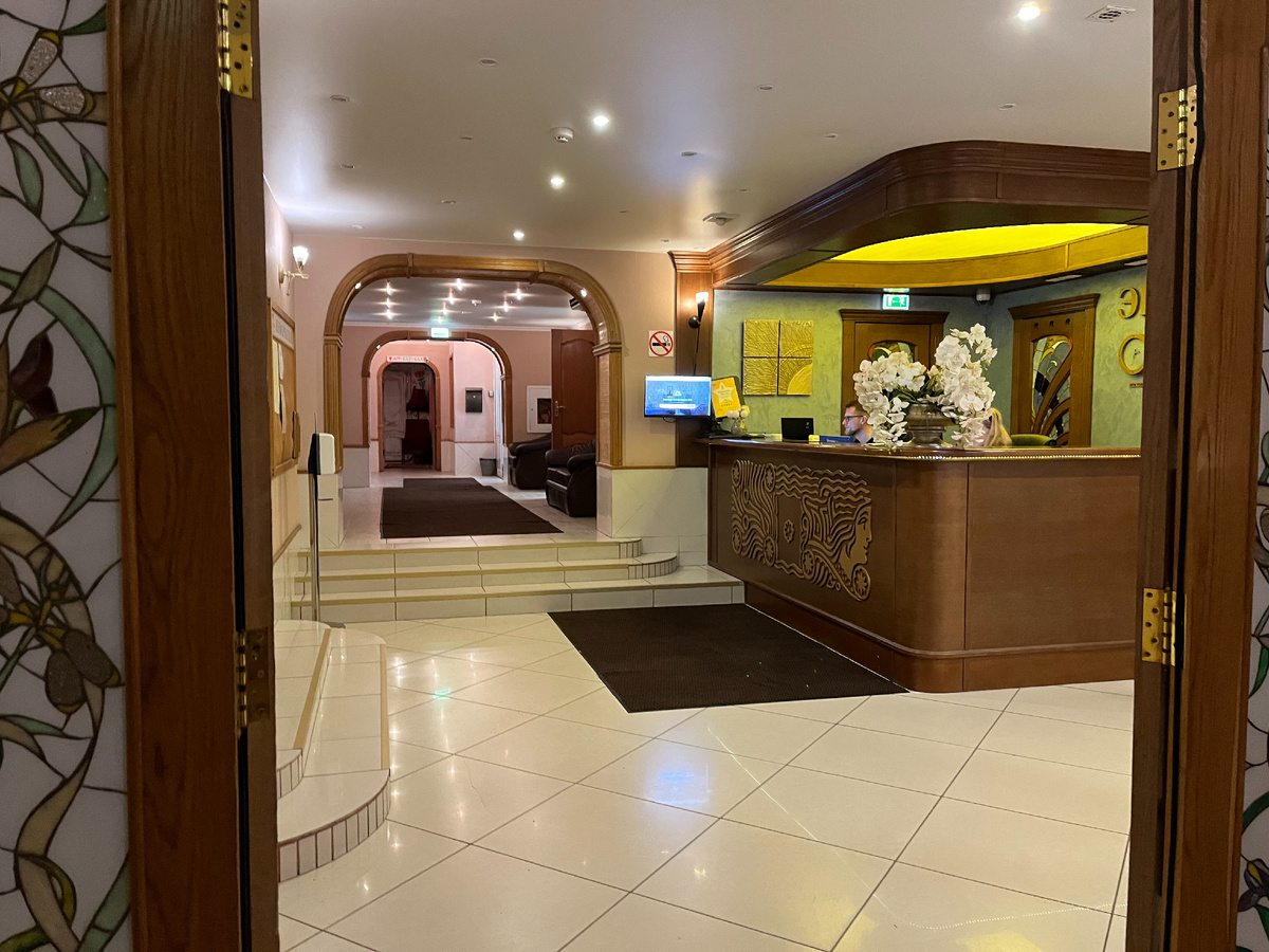 Ресепшен в Экотель Богородск 4*. Ногинск. Фото моё.