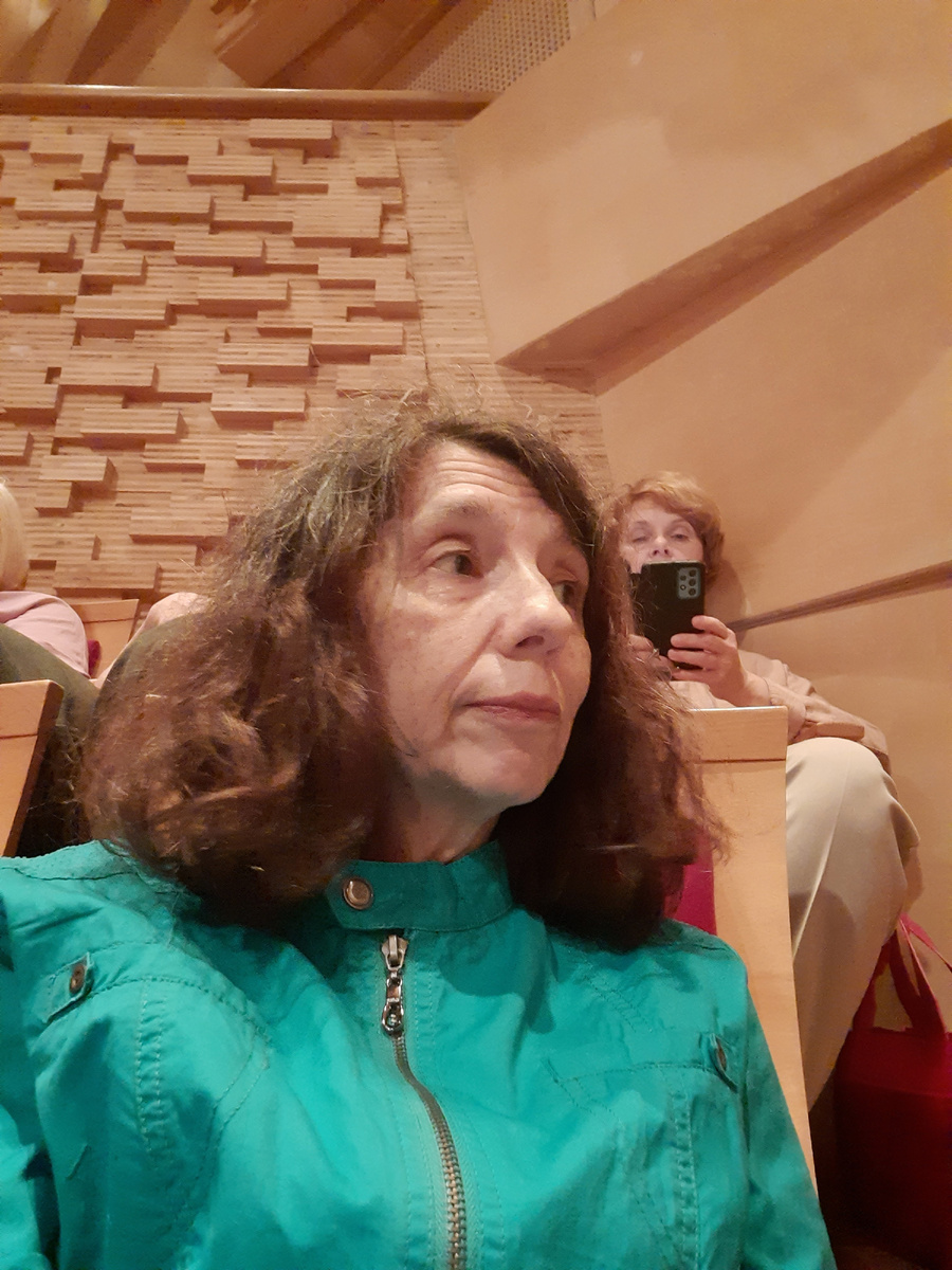 На спектакле.