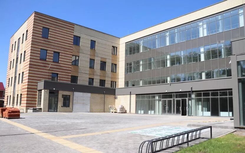    Готовность новой поликлиники в Сарапуле оценили в 97%