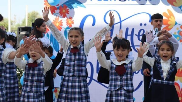    © Foto / Российско-таджикистанская школа им. Менделеева в Турсунзаде