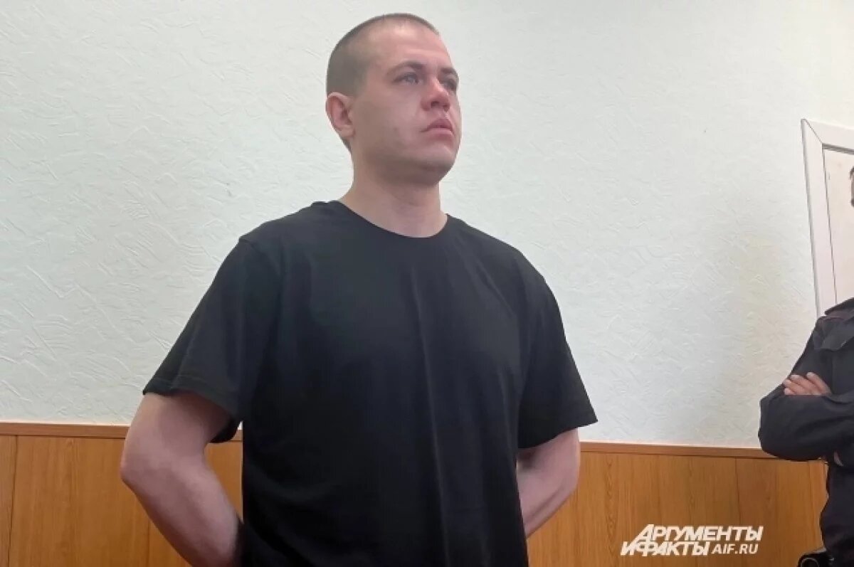    Отчим сбежавшего мальчика в Перми расплакался в зале суда