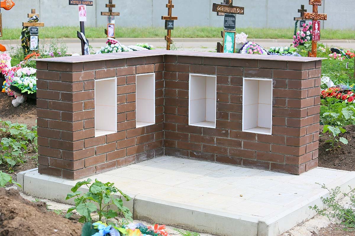 Колумбарий на 4 ячейки для праха на Новом городском кладибще Краснодара.