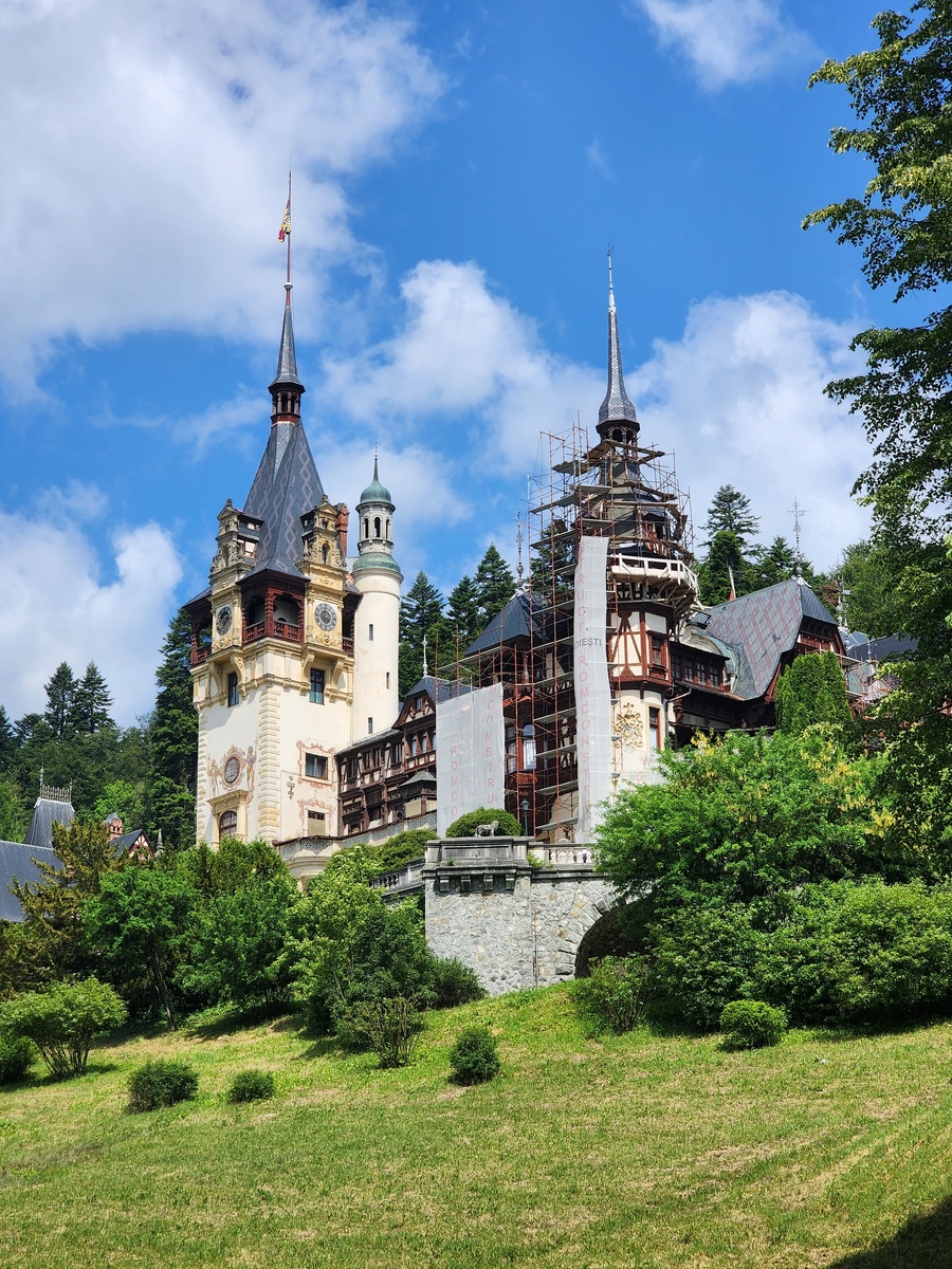 Замок Пелеш