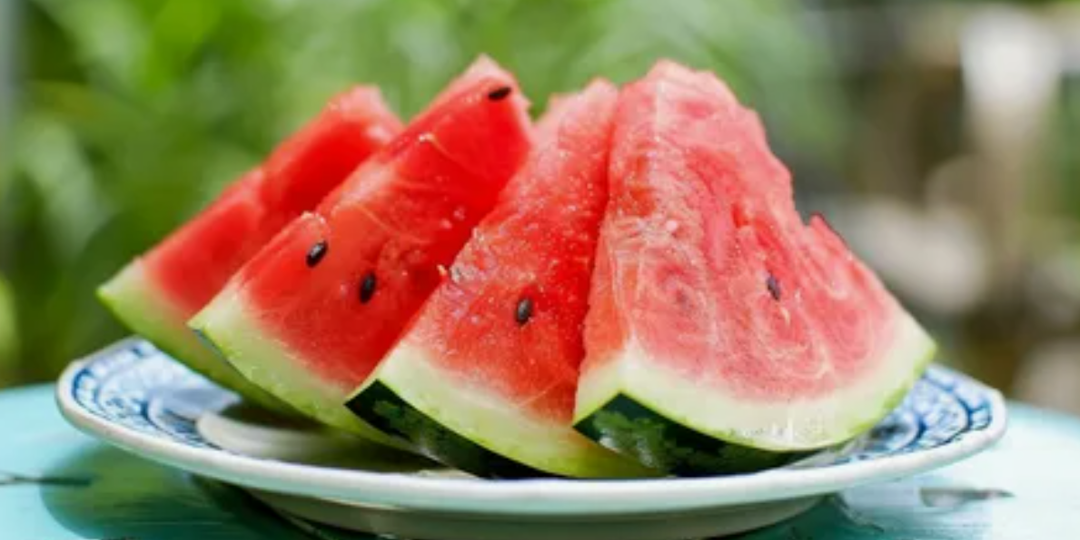 Когда в России полноценно вызревают вкусные и качественные арбузы, с какого периода можно начинать покупать и не бояться попасть... ?