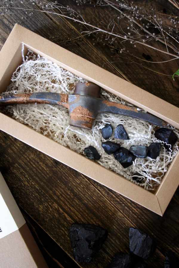 Съедобные подарки на День шахтера: уголь, золото, грузовик из шоколада