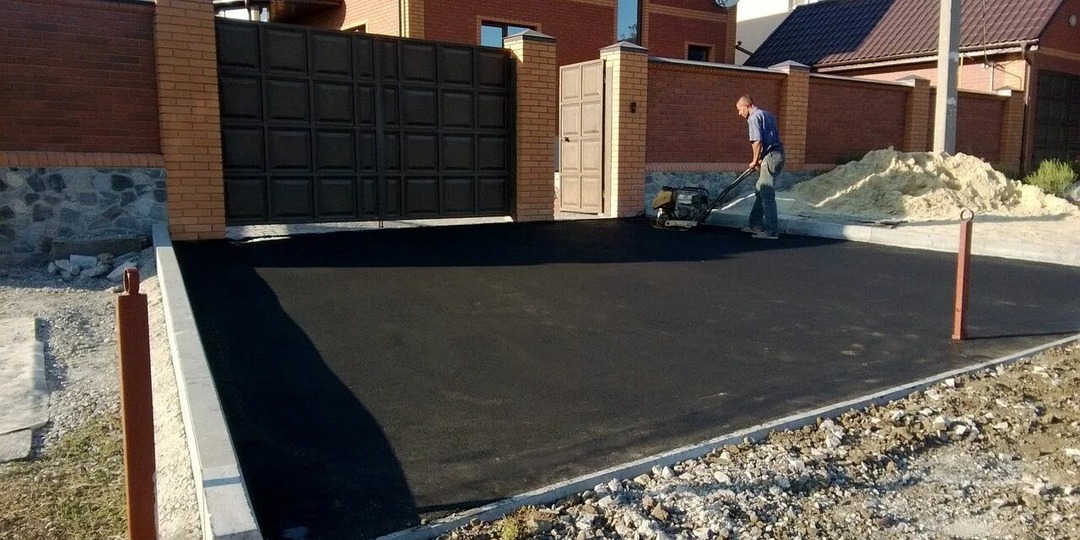 Как я залил площадку перед воротами дешевле асфальта - два простых способа