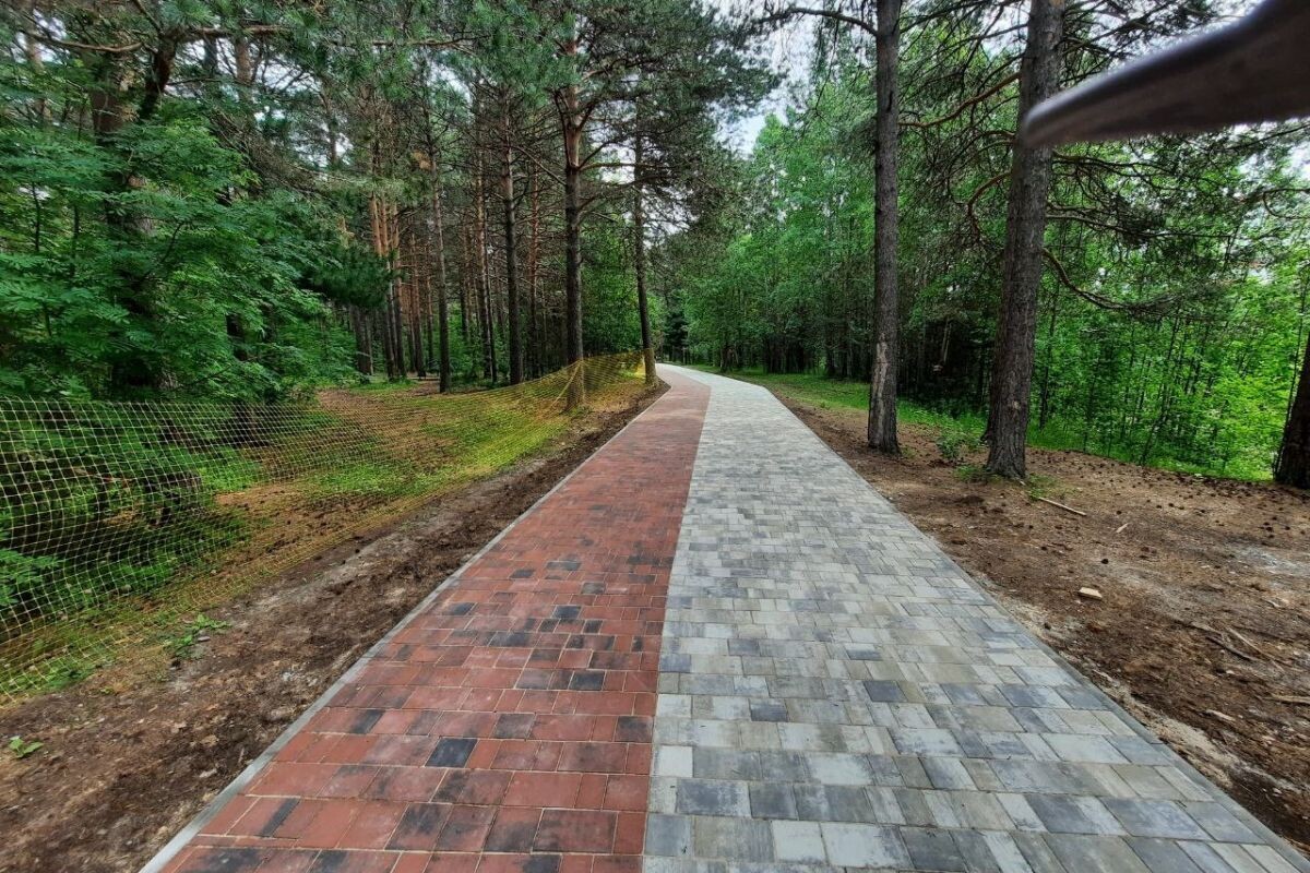    Более 8 тысяч кв. м дорожек за 51 млн рублей обновят в сургутском парке «За Саймой»