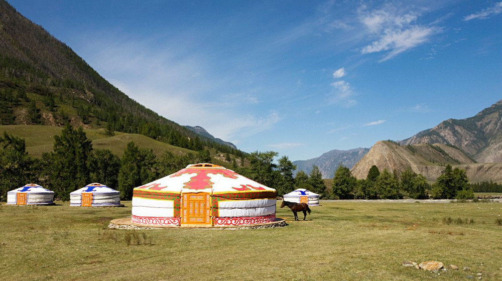    Стеклянные юрты Алтая