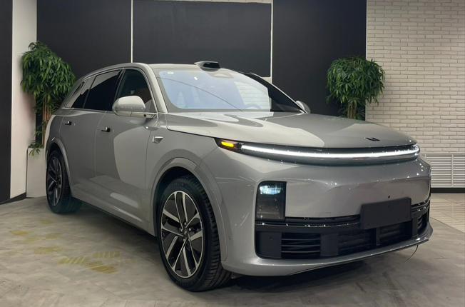 Lixiang L7 в автосалоне Автовейто