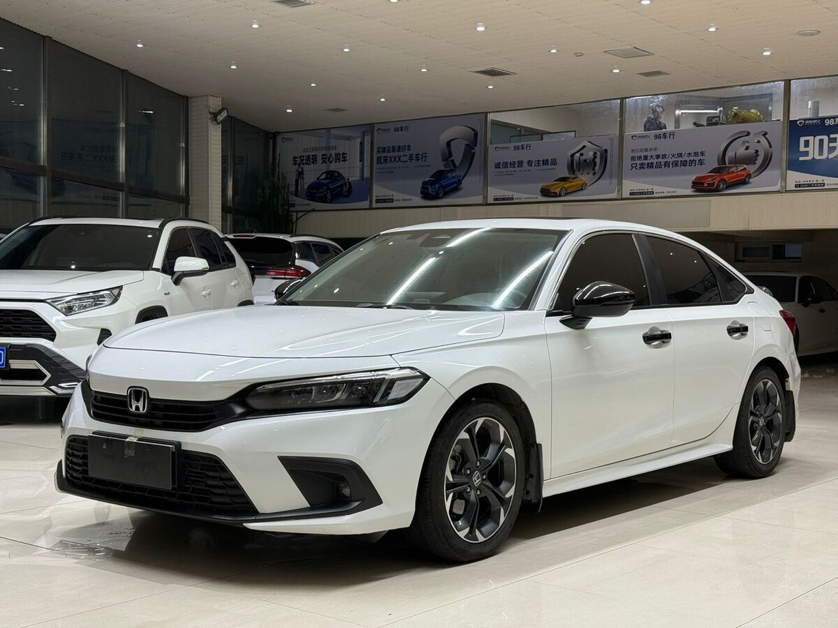 Honda Civic 2022, версия 240TURBO  Пробег 51 000 км. Цена 1 740 000 руб.
