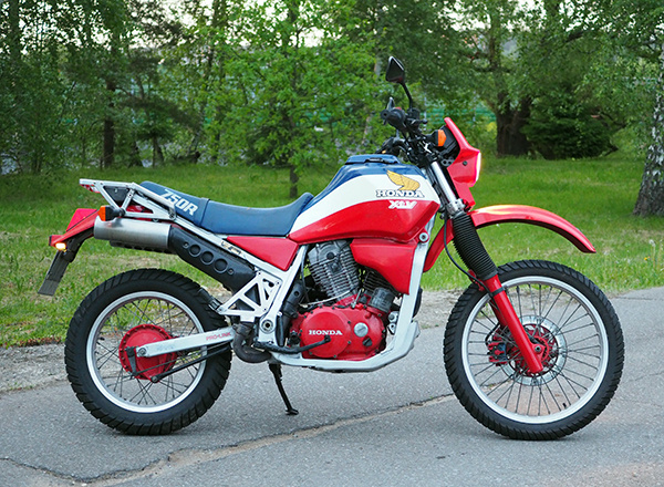 Honda XLV750R 1983 года выпуска.