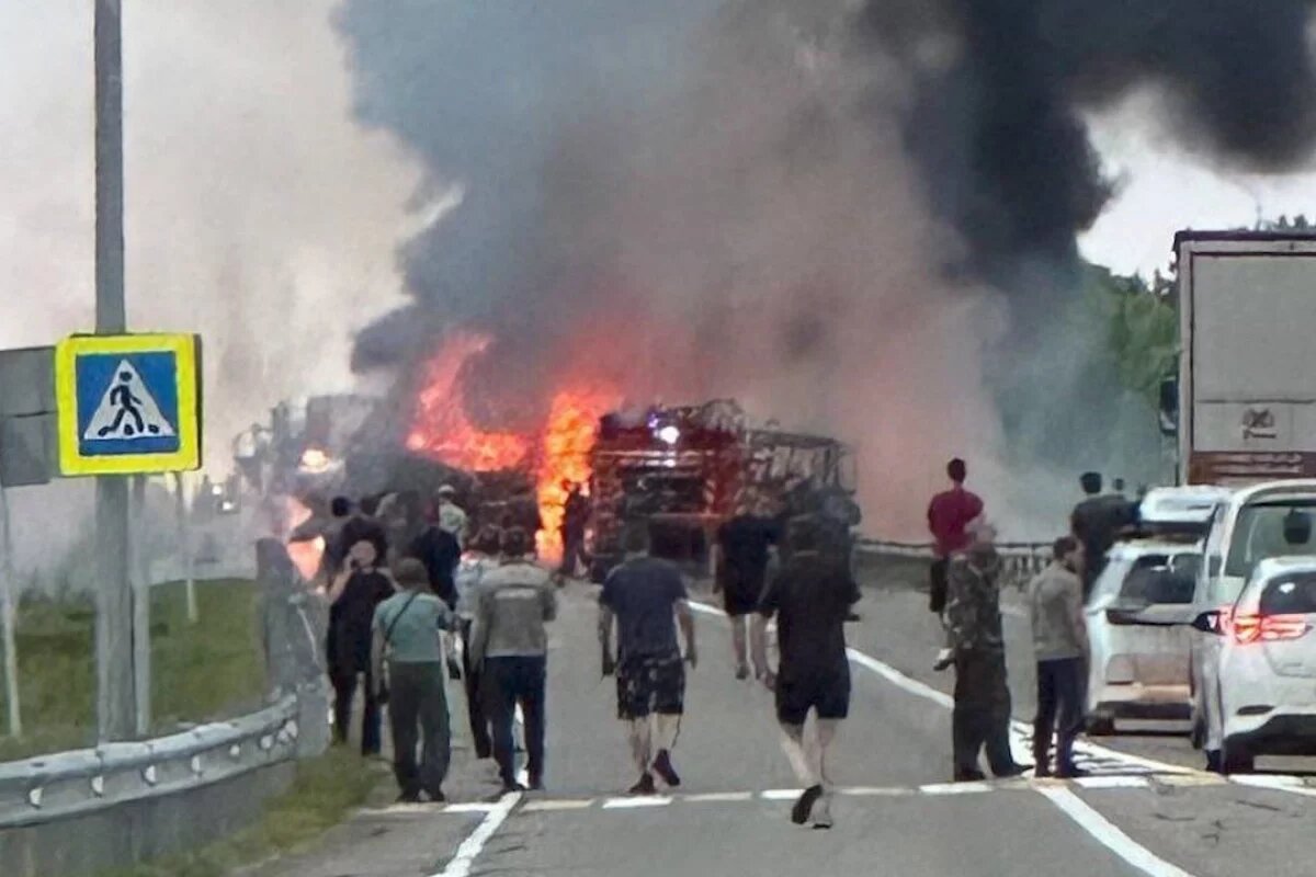    Mash: в Приамурье произошло адское ДТП с пожаром и взрывом, есть погибший