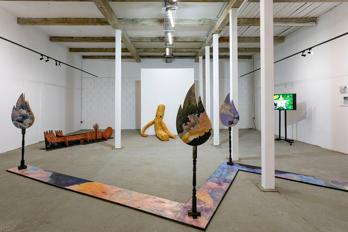    Экспозиция выставки «После сказки. Сопротивление очарованию»