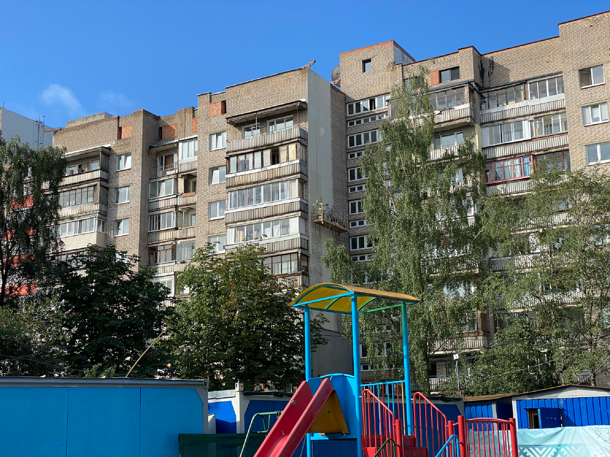 Так выглядит типовая многоэтажка на окраине Минска. 