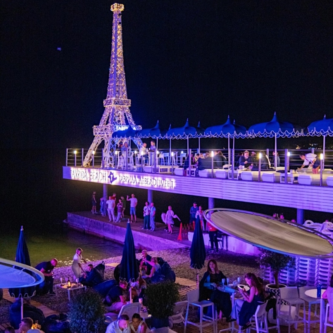 Терраса «Париж» Массандровского пляжа в Ялте
Фото из группы пляжа ВКонтакте