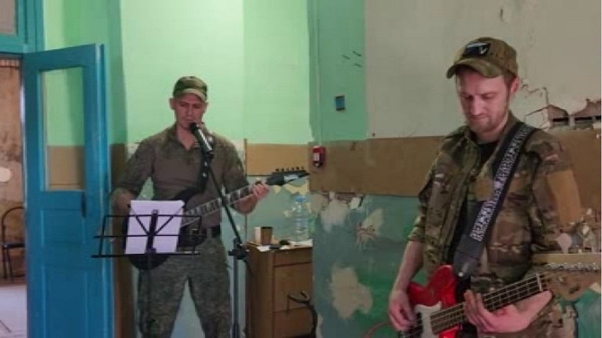     В армии всё, как по нотам: об этом знают музыканты рок-группы «Странник» в курском приграничье