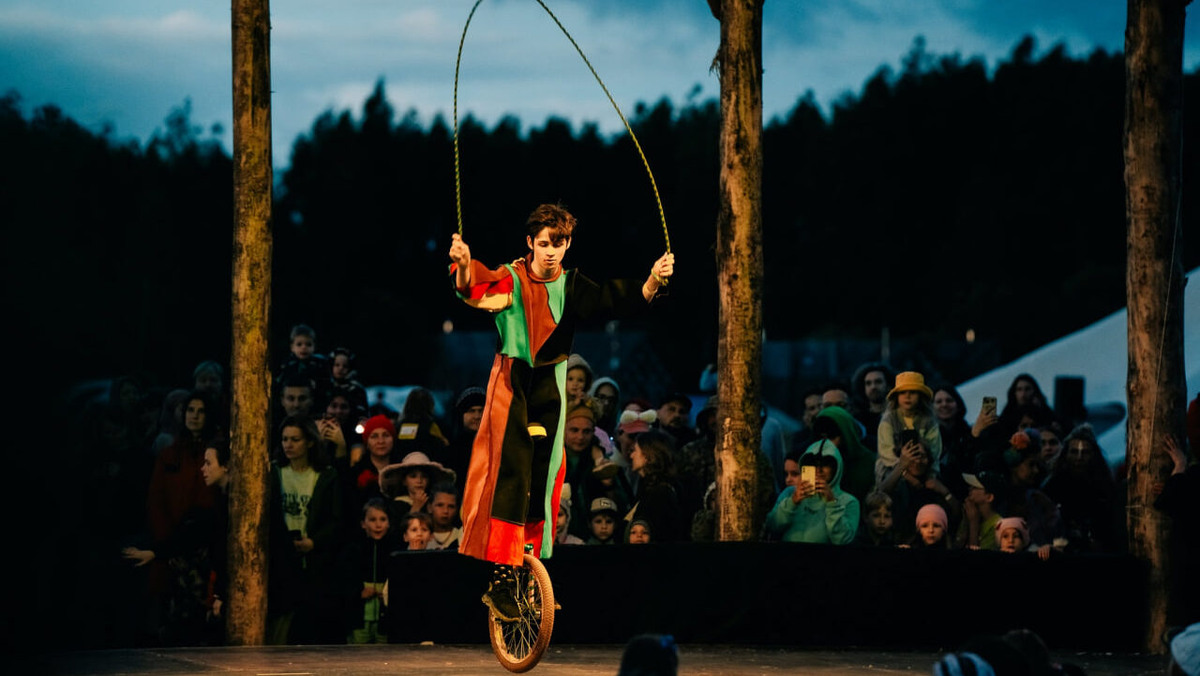    Обычных концертов на «Архстоянии» не предвидится: каждый из них станет зрительским перформансом, который можно прожить только здесь и сейчас. Фото: соцсети «Архстояние 25-27 июля 2025».