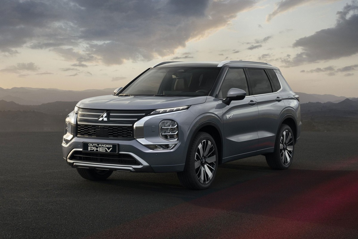   Обновленный Mitsubishi Outlander PHEV 2026 модельного года