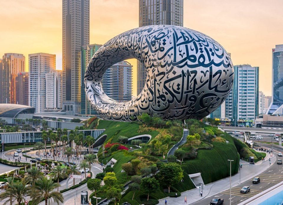 Футуристичный Дубай...