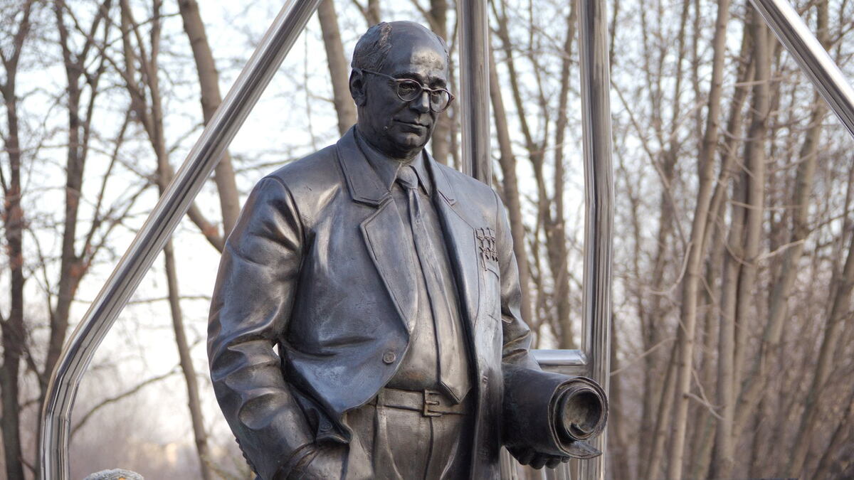 ПАмятник Андрею Туполеву