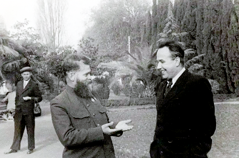 Командир группы "Кубанцы" П. Е. Кривоносов и оперработник 4-го управления НКВД С. К. Цигун, 5 декабря 1949 г., Сочи