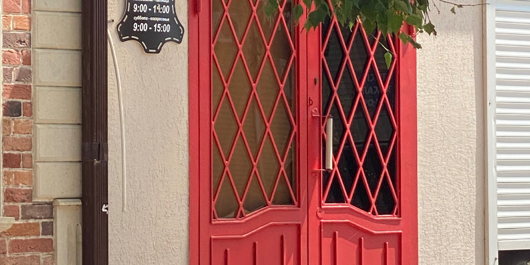 Конец эпохи: сага о мужских шлёпках и проклятии 43-го размера