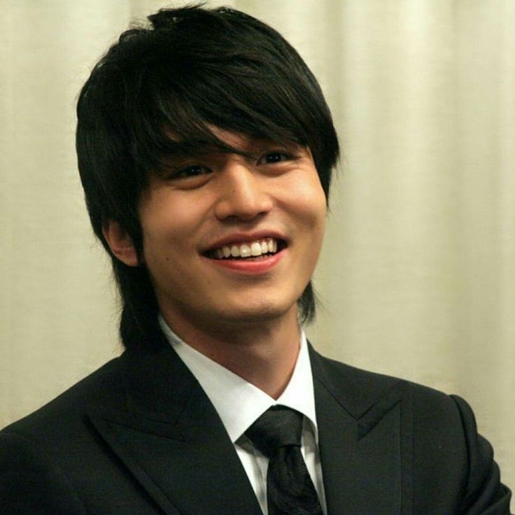 (На фото Донук на фан-митинге в Японии в 2008 году)