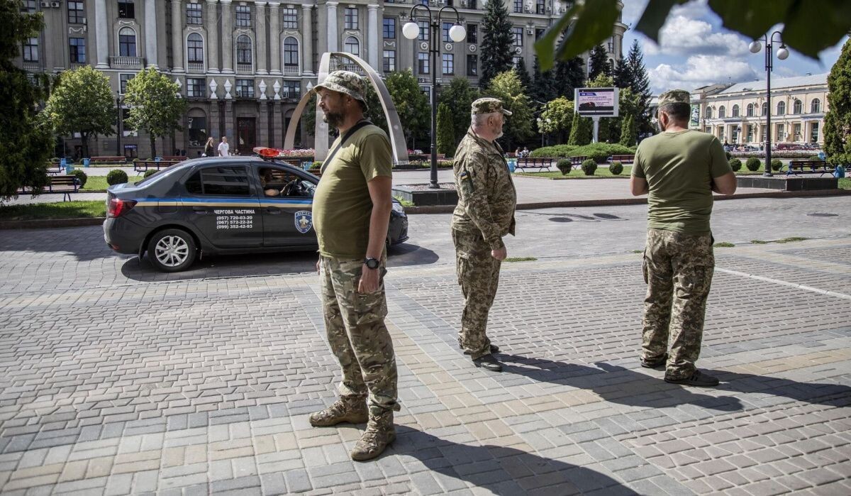     Сотрудники ТЦК патрулируют улицы. Источник: © Getty Images Автор фото: Anadolu/Narciso Contreras