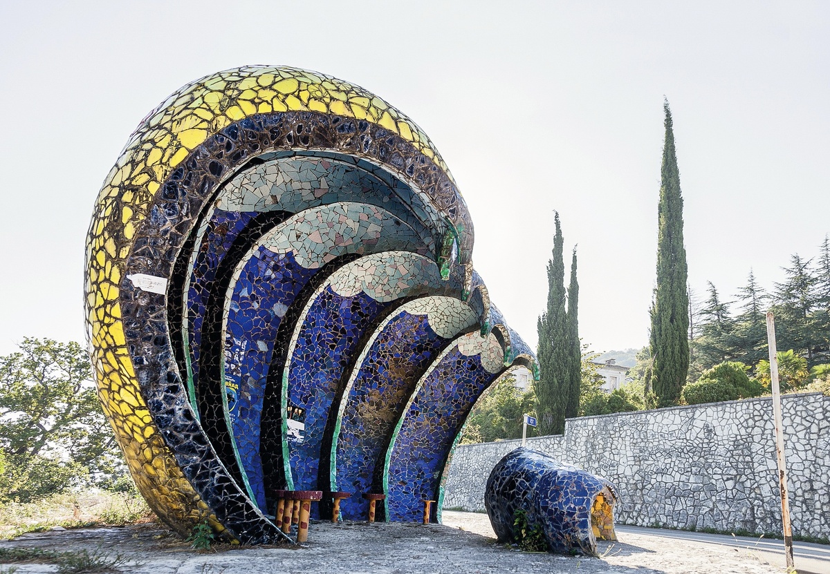 Автобусные остановки в стиле модернизм. Фото: Кристофер Хервиг 