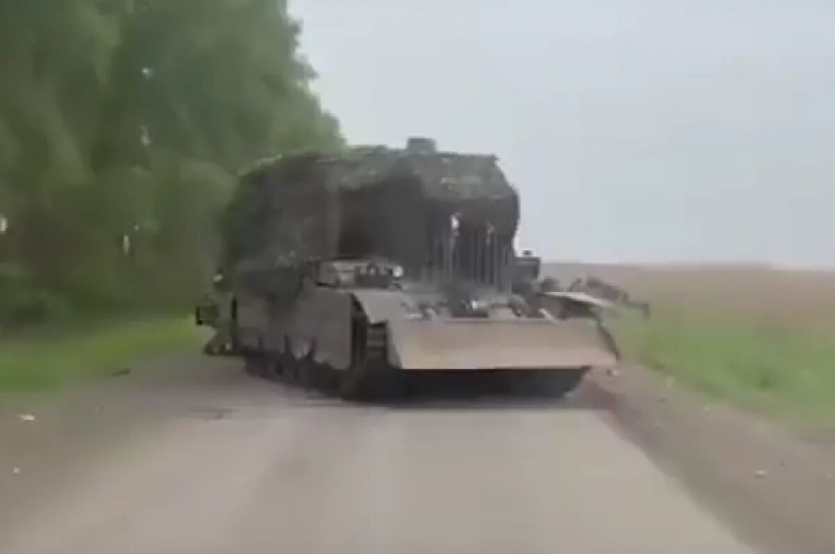    Бригада ВСУ «Магура» теряет бронетехнику и танки, но украинская пропаганда продолжает снимать видеоролики о «доблести» ВСУ.