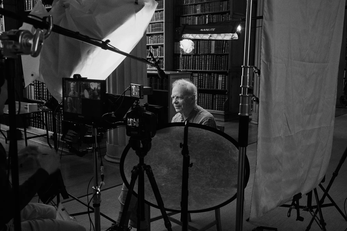 За кулисами интервью с Питером Сингером в библиотеке Гонвилля и Кая в Кембридже