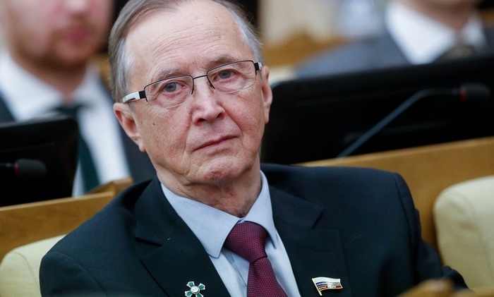    Бурляев против возвращения Пугачевой