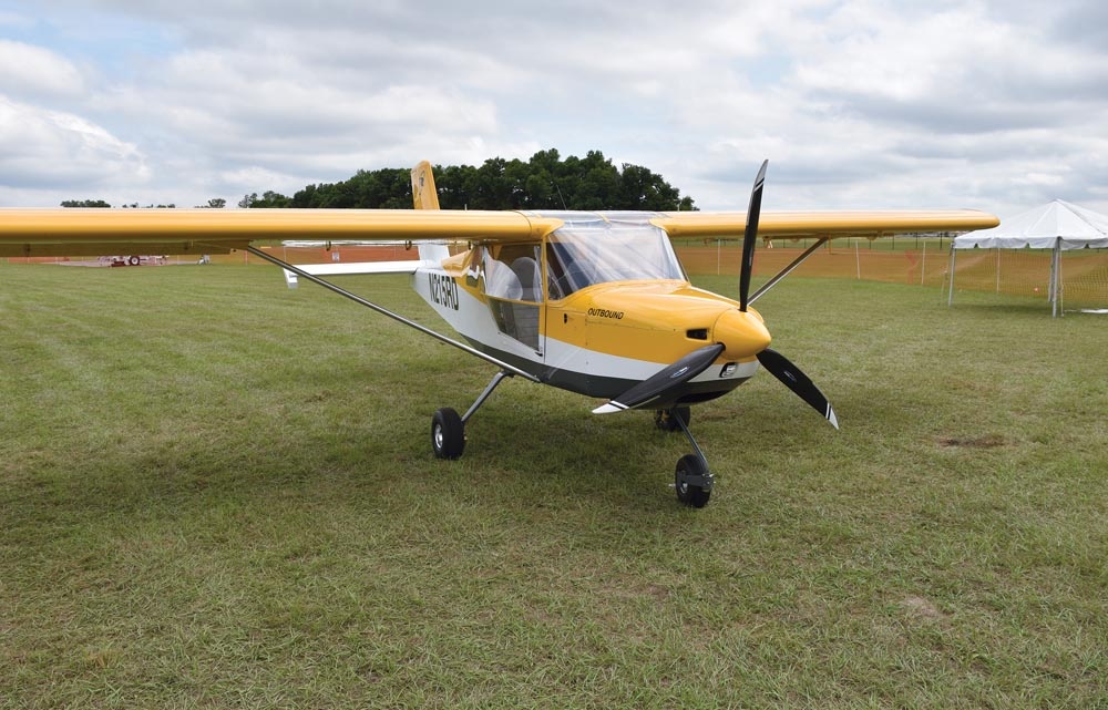 RANS S-21 выпускается в двух модификациях шасси: с передним колесом и хвостовой опорой. Поменять конфигурацию шасси несложно, однако основные стойки шасси с носовым колесом короче. Более 90% текущих заказов S-21 приходится на версию с хвостовым колесом.