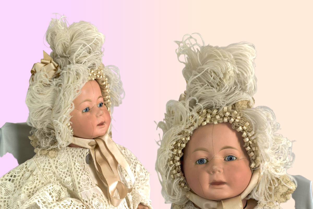 Капор, принадлежал одному из детей Николая II, Россия, 1895-1904 гг., шелк, кружево, атлас, страусовые перья © Эрмитаж