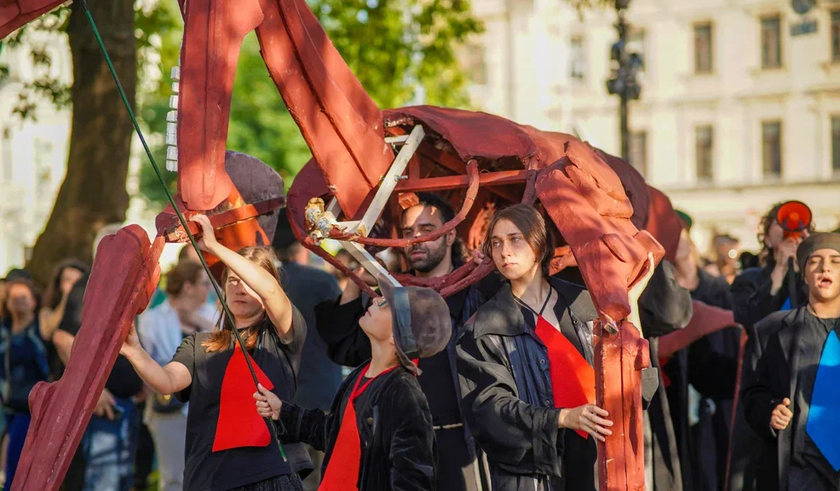     "Театральный бульвар" на открытых площадках Москвы: ни дня лета без искусства