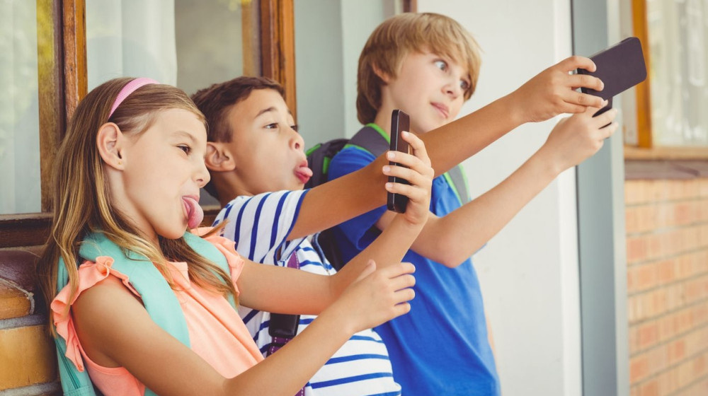    Скрытая опасность постов о богатых родителях