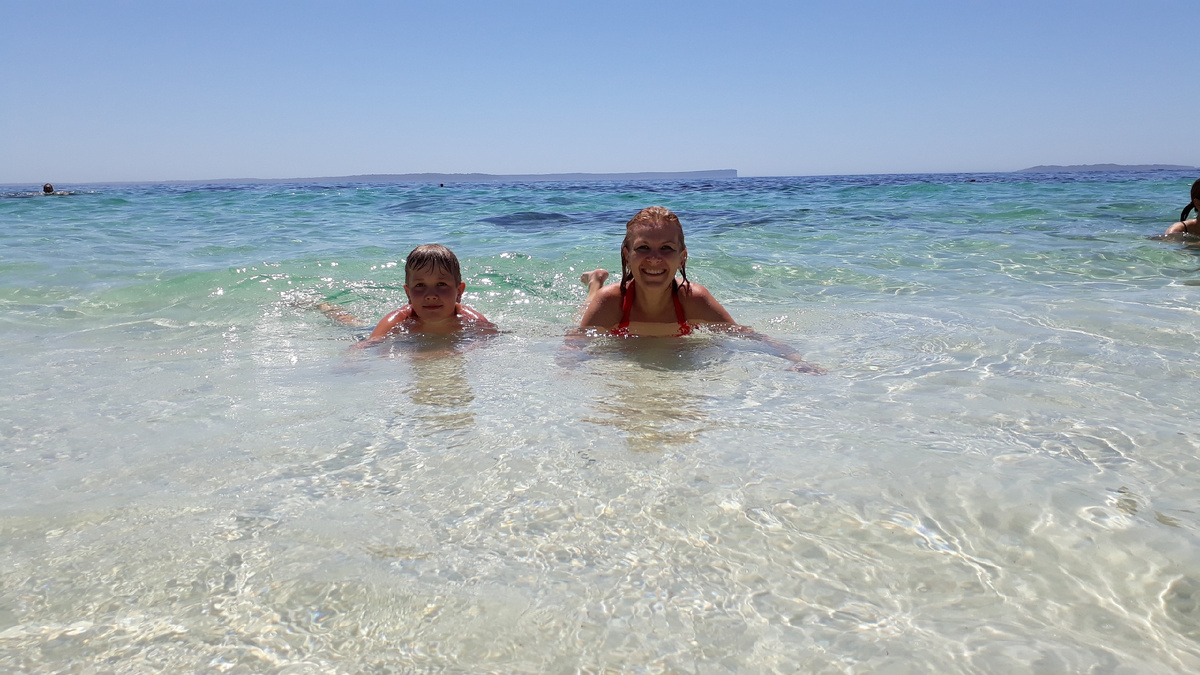 Какая вода прозрачная!