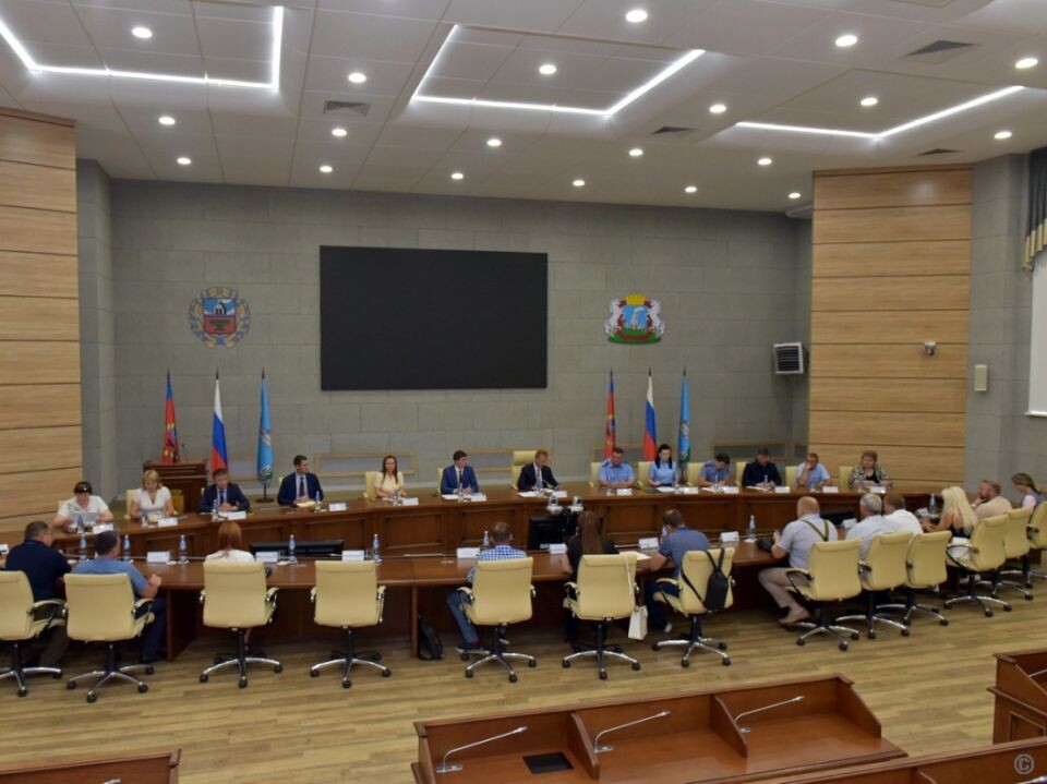    Заседание межведомственной рабочей группы. Источник: barnaul.org