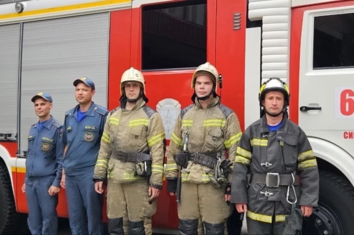    В Симферополе пожарные спасли семью с младенцем