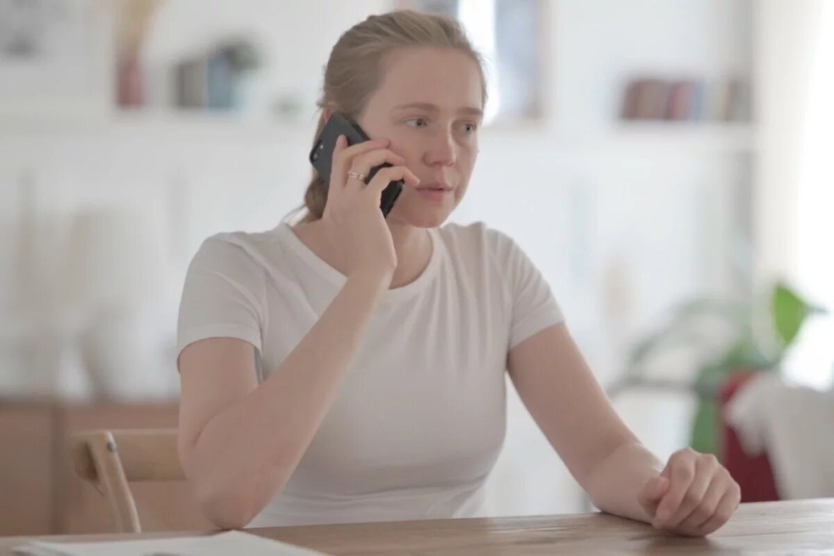    Вчерашних студентов убеждают, что произошла проблема с документами.