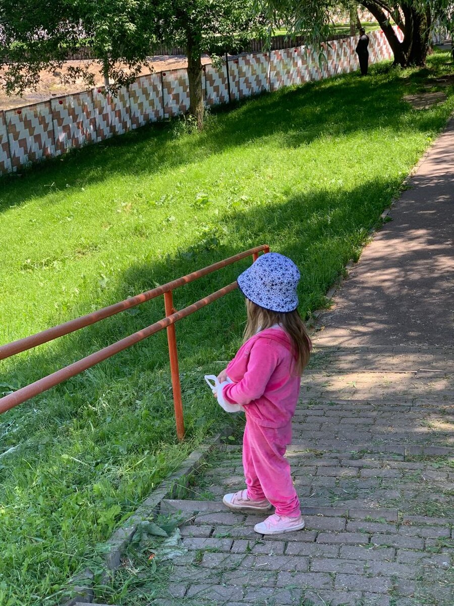 Теперь принцессу уже не нарядить так как хочется королеве-матери.