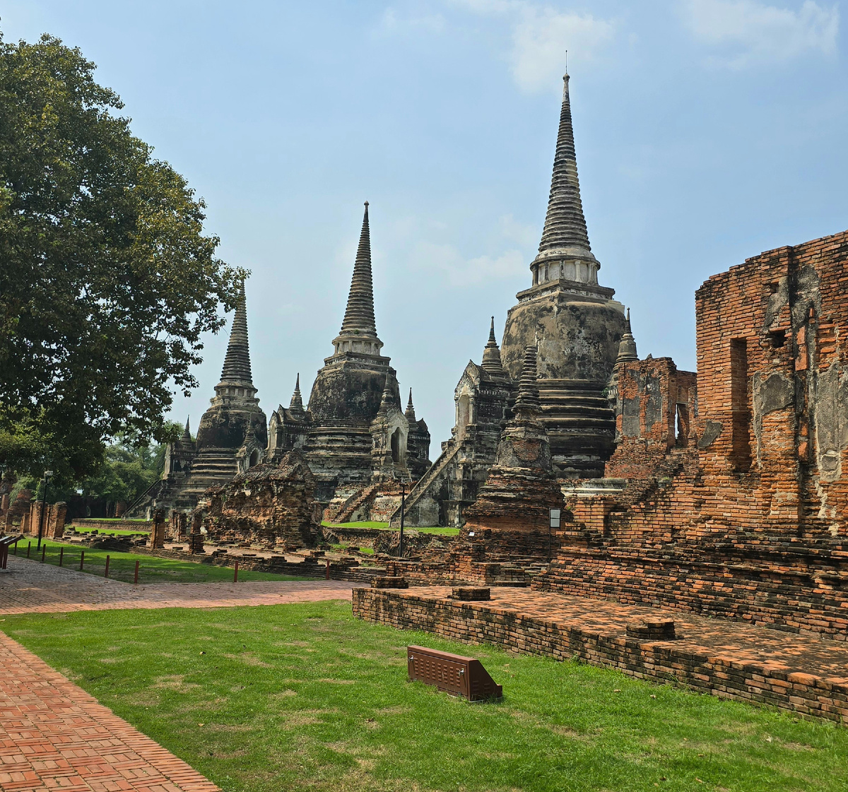 Трое из ларца, одинаковы с торца