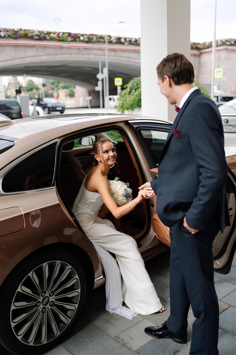    Hongqi H9 сопровождал свадьбу Дины Авериной и Дмитрия Соловьева