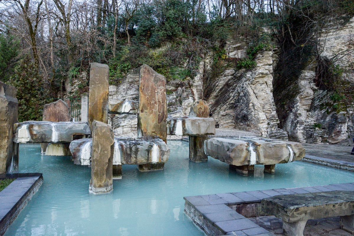 Сероводородный источник