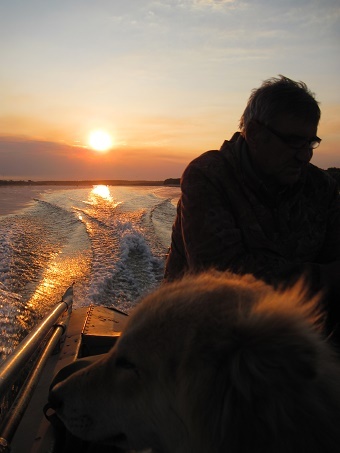 Фотографии Татьяны Немшановой. Лето Севера Западной Сибири, ХМАО Югра, Зауралье, Приполярный Урал, Таёжное село Саранпауль. Река Ляпин. Полярная летняя ночь. Полярное солнце. Белая северная ночь. Рыбаки. 