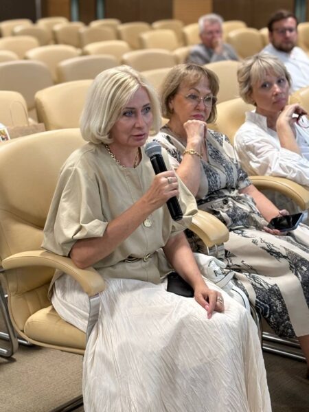 Предприниматели задавали вопросы и оперативно вносили предложения