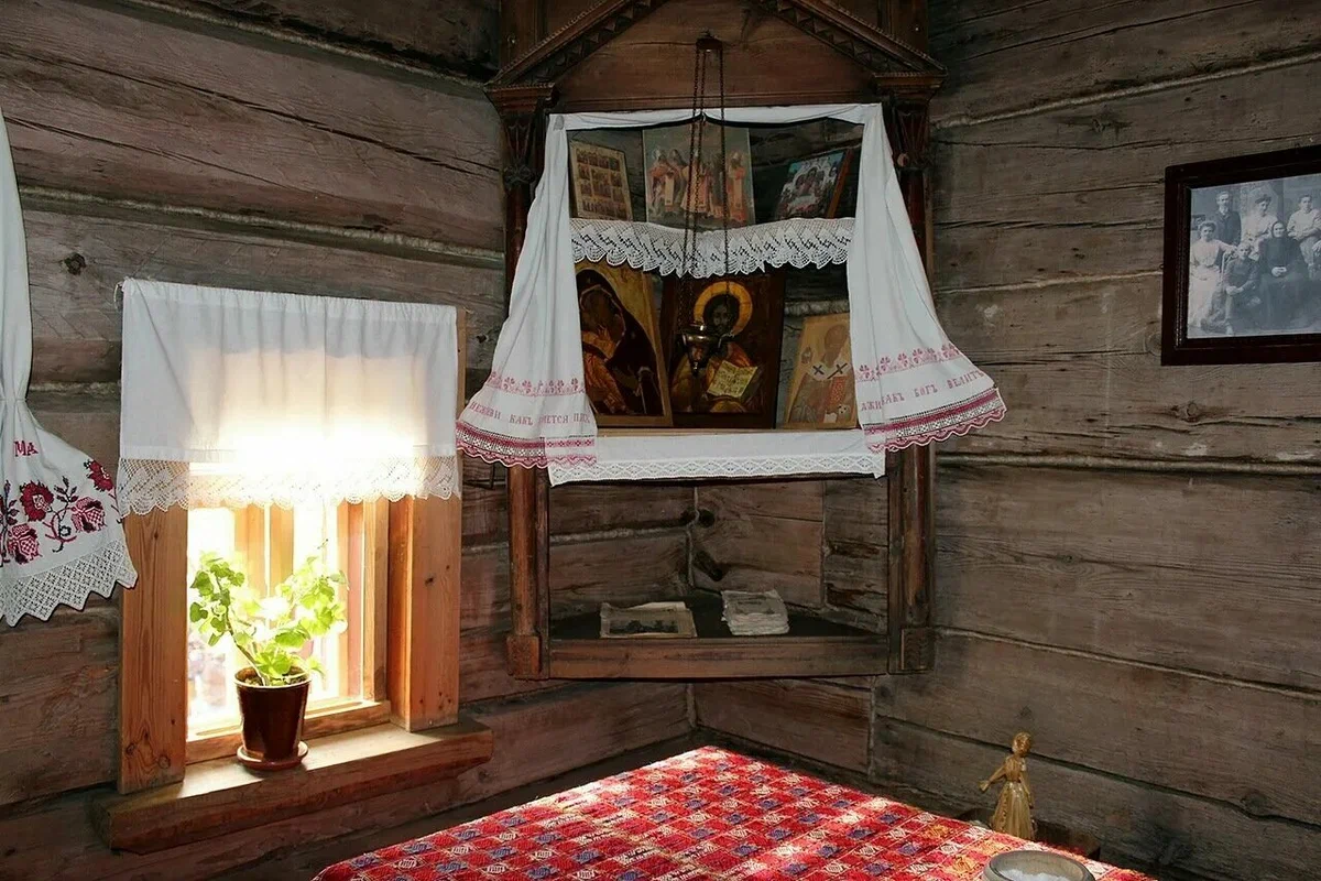 Красный угол.