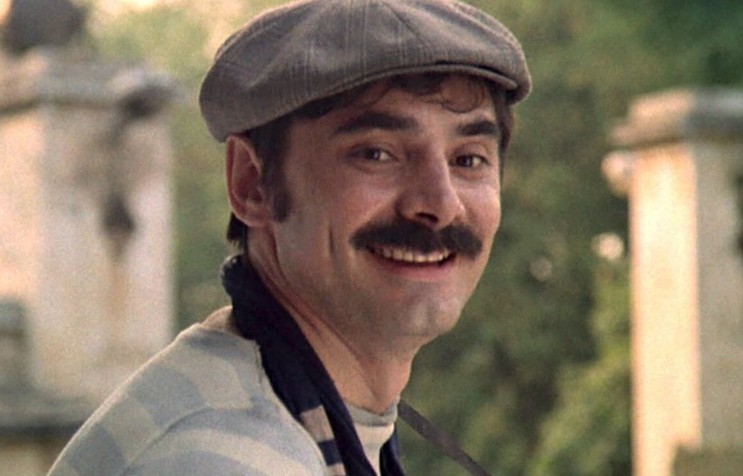 Его при рождении звали Александром Гузевым, а мы узнали его как Панкратова-Чёрного. Фото: Pinterest